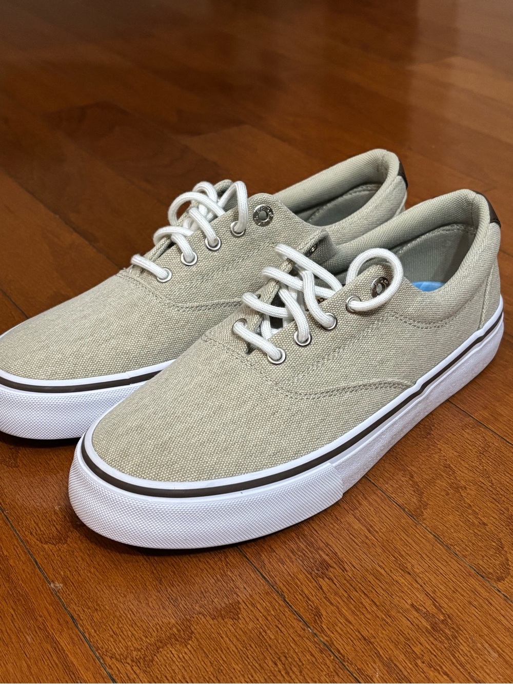 Dockers Men’s Canvas Lace-Up Sneaker Beige Round Toe Logo US 7 Model DK229449